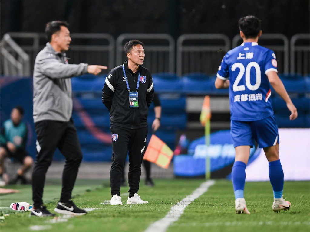 中场球员的 中场球员的